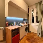 Olive & Oak - Center & Parking Apartment *