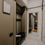 Olive & Oak - Center & Parking Apartment *