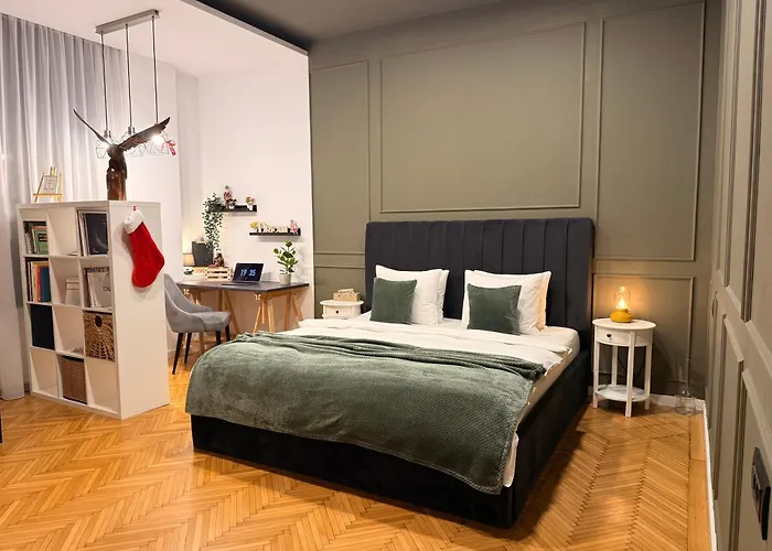 Olive & Oak - Center & Parking