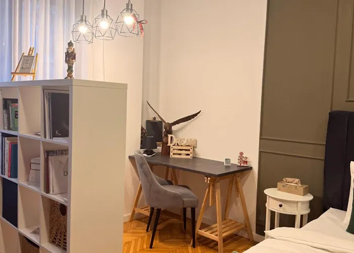 Olive & Oak - Center & Parking *