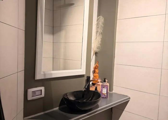 Olive & Oak - Center & Parking